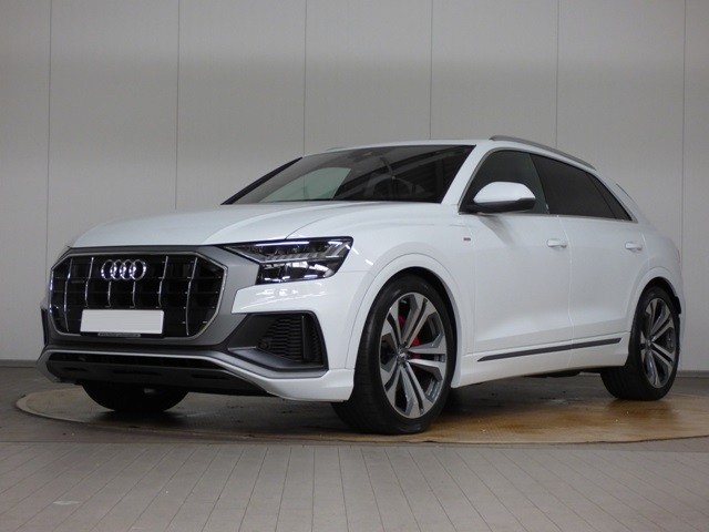 Audi Q7  286 CP   - 82350 €,   15 km,  anul 2018,  culoare alb 