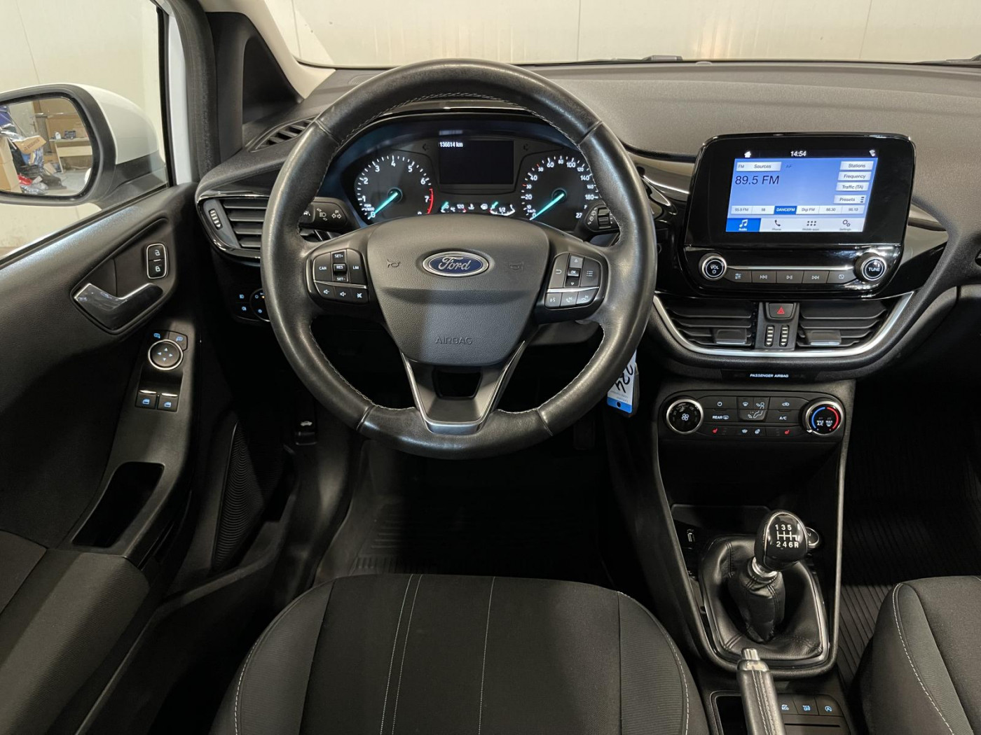 Ford Fiesta  101 CP   - 10190 €,   134900 km,  anul 2018,  culoare alb 