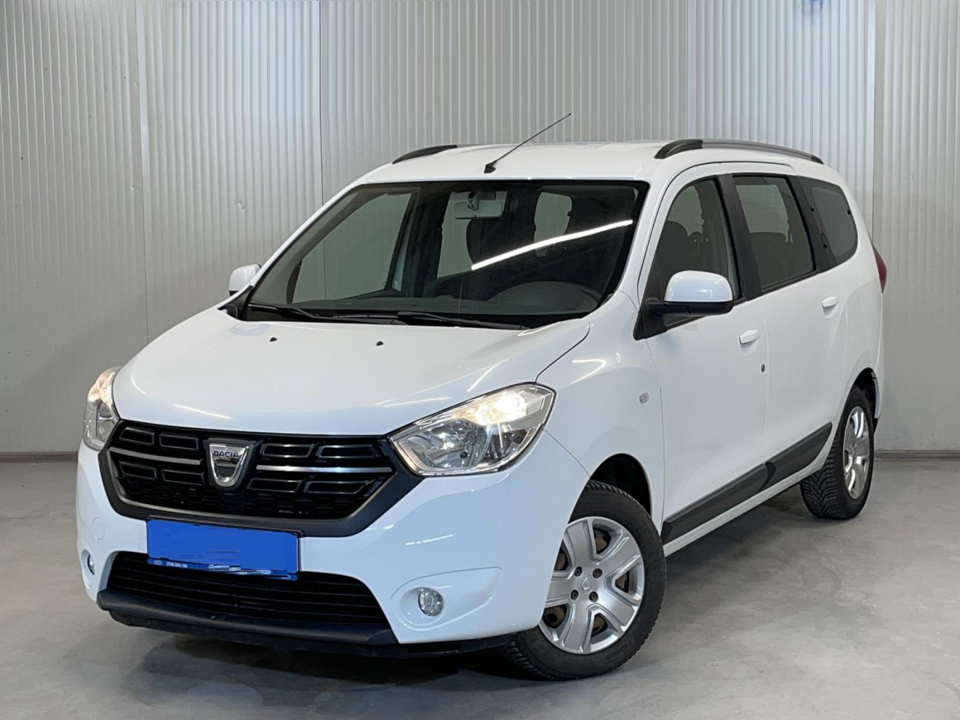 Dacia Lodgy  109 CP   - 12990 €,   162890 km,  anul 2017,  culoare alb 