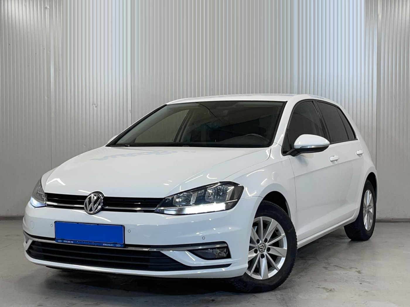 Volkswagen Golf  116 CP   - 16590 €,   81300 km,  anul 2017,  culoare alb 