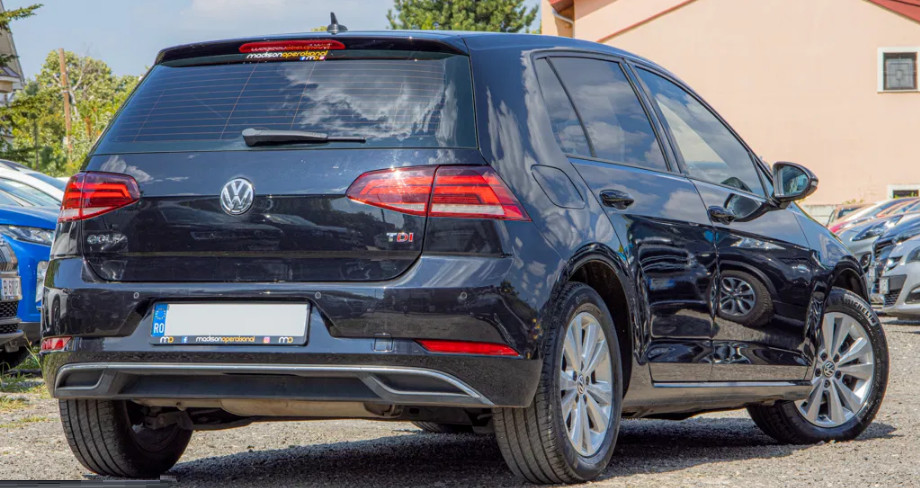 Volkswagen Golf  116 CP   - 17648 €,   100000 km,  anul 2017,  culoare negru 