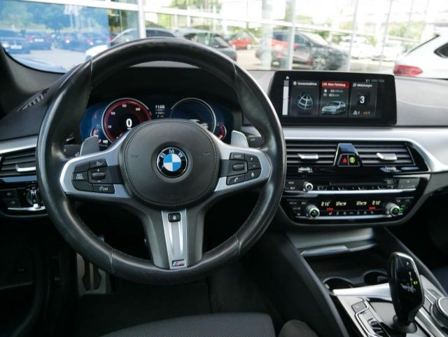 BMW 540  320 CP   - 41750 €,   136680 km,  anul 2017,  culoare negru 