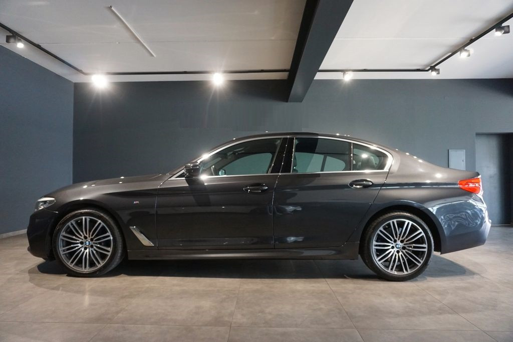 BMW 540  320 CP   - 45850 €,   149950 km,  anul 2018,  culoare gri 