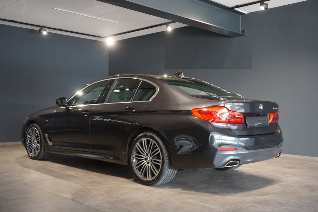 BMW 540  320 CP   - 45850 €,   149950 km,  anul 2018,  culoare gri 