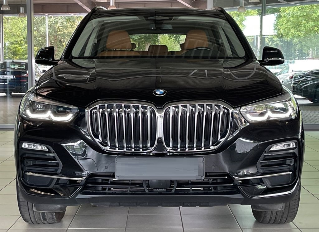 BMW X5  340 CP   - 71700 €,   67100 km,  anul 2019,  culoare negru 