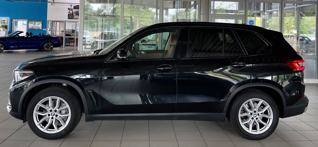 BMW X5  340 CP   - 71700 €,   67100 km,  anul 2019,  culoare negru 