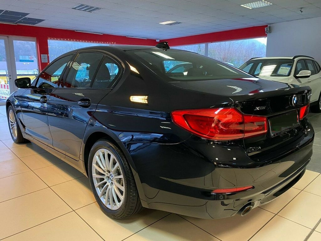 BMW 530  265 CP   - 38900 €,   119750 km,  anul 2017,  culoare negru 