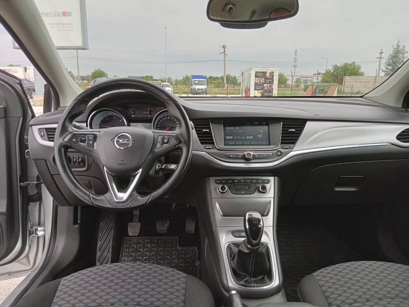 Opel Astra  110 CP   - 9490 €,   211200 km,  anul 2017,  culoare gri 