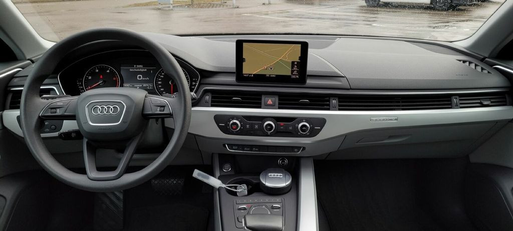 Audi A4  190 CP   - 28490 €,   78900 km,  anul 2018,  culoare negru 